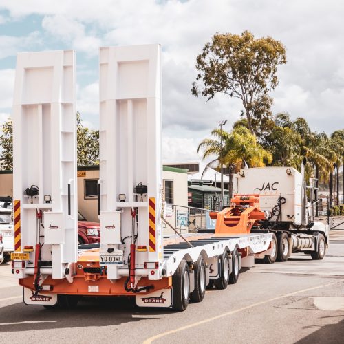 JAC Civil unveils new 4x4 rear-steer deck widener unit - Trailer Magazine
