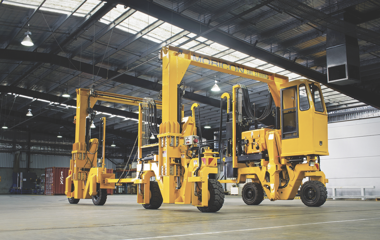Low-cost container handling by Mobicon - Trailer Magazine