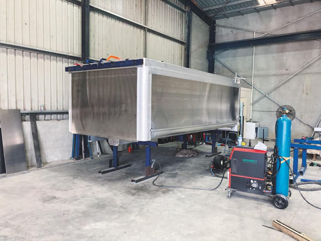BlueScope Distribution delivers product solutions to YLZ Truck Bodies ...