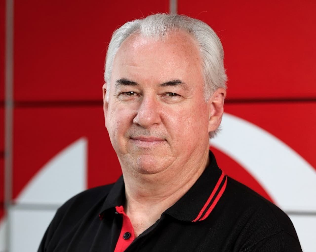 Australia Post CEO and MD to step down